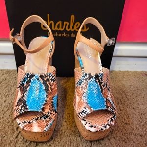 SnKe print wedged heels
